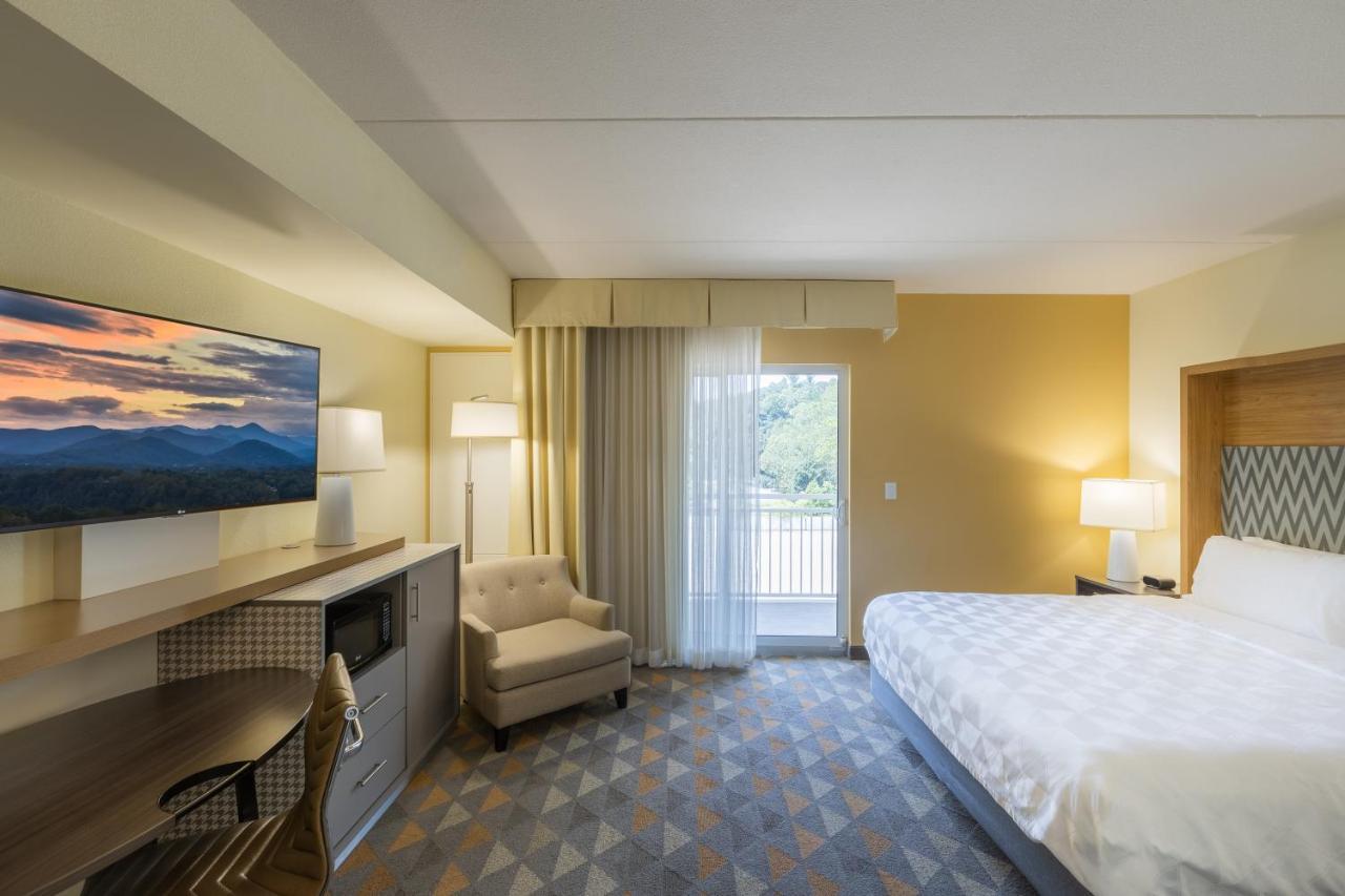 The Scenic At Biltmore Village Hotel